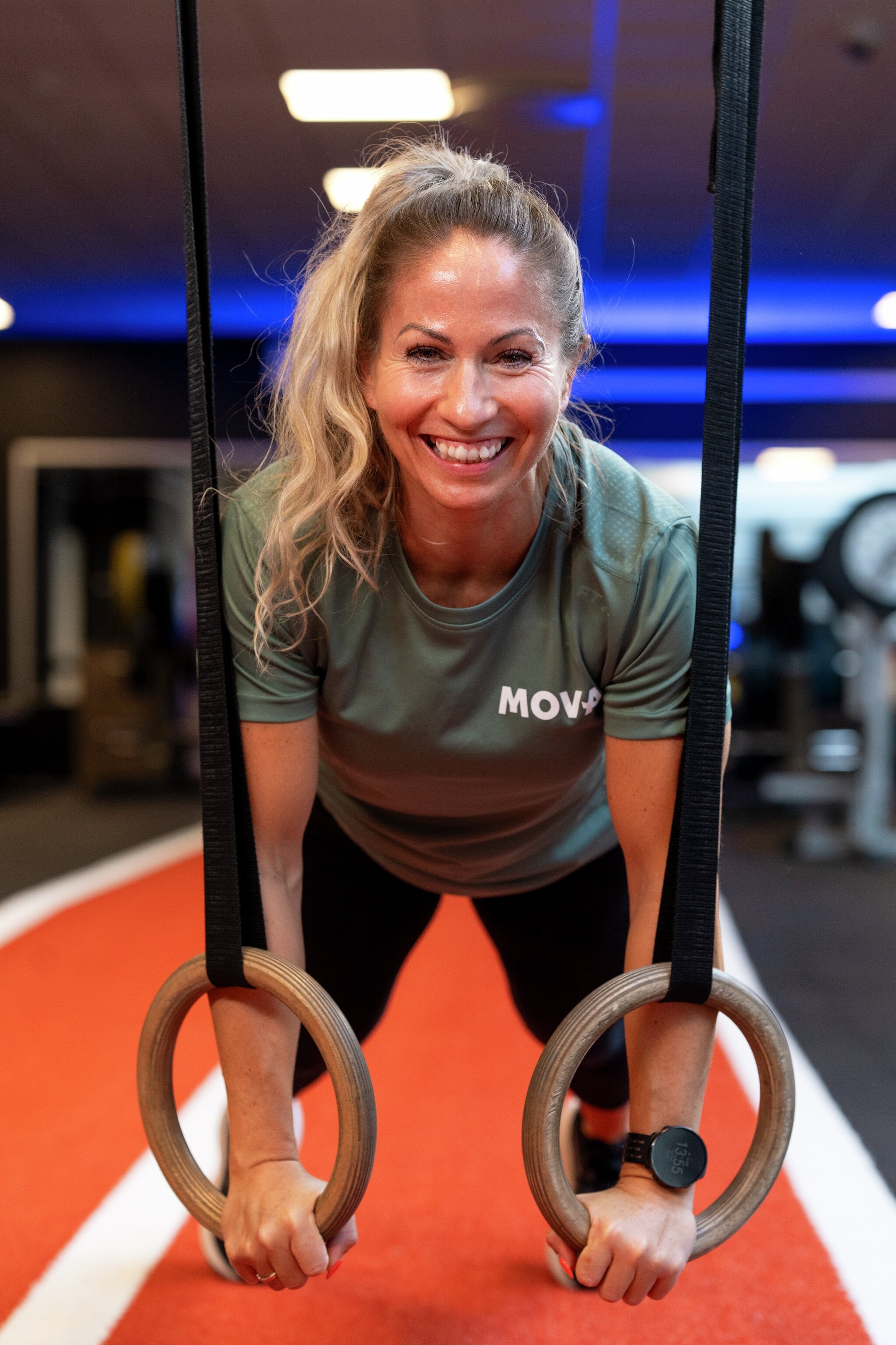Senterleder Elisabeth Grindevoll på turnringer på MOVA Os