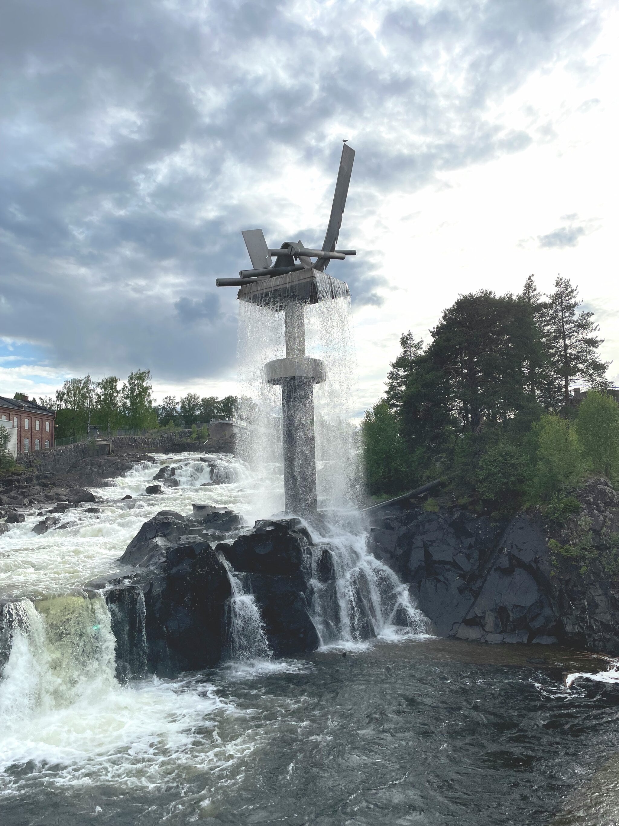 MOVA I Hønefoss - Bilde av Oppgangssaga 